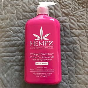 HEMPZ Other - HEMPZ Whipped strawberry creme & chamomile HEMPZ Other - HEMPZ Whipped strawberry creme & chamomile